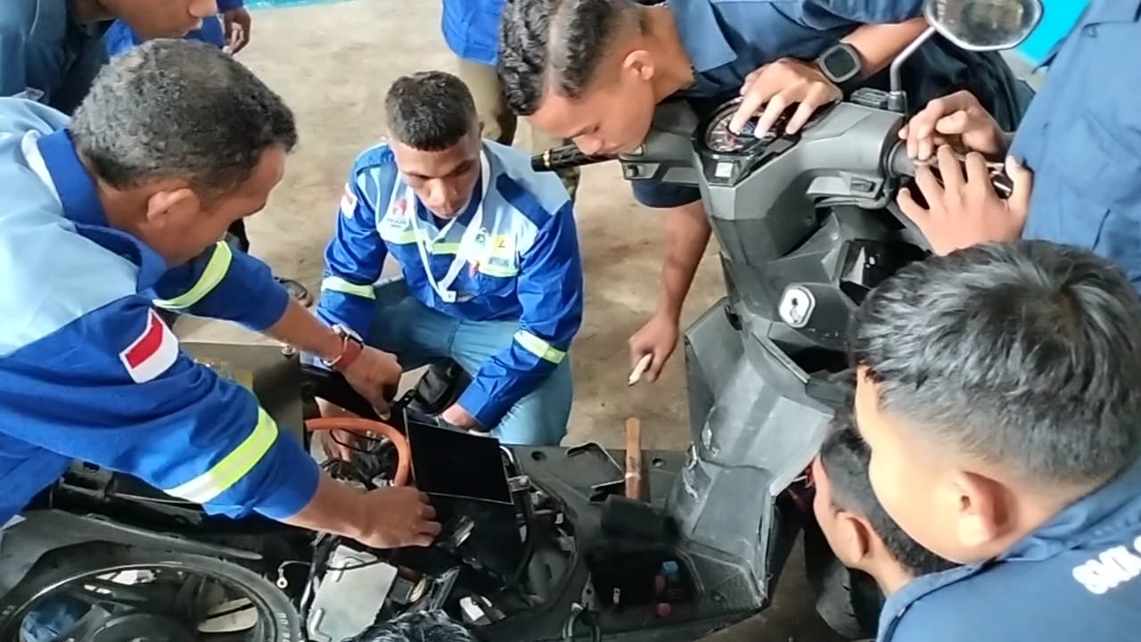 Pln Gelar Pelatihan Konversi Motor Bbm Jadi Motor Listrik Bupati Hery