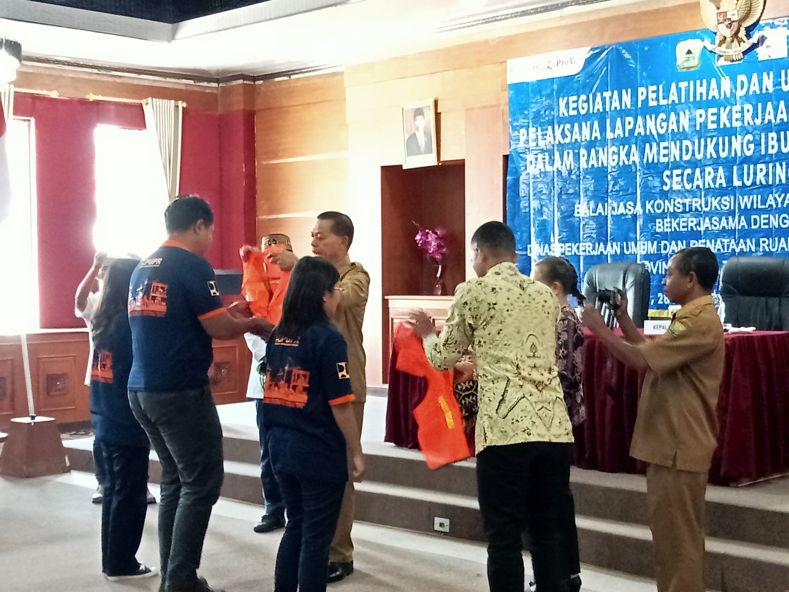 Peserta Di Manggarai Ikut Latihan Uji Sertifikasi Pekerjaan Jalan